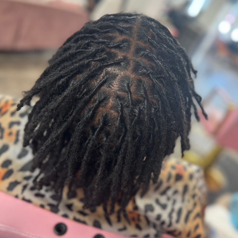 Adult Retwist Small at Dee Did’em in Kinston, NC