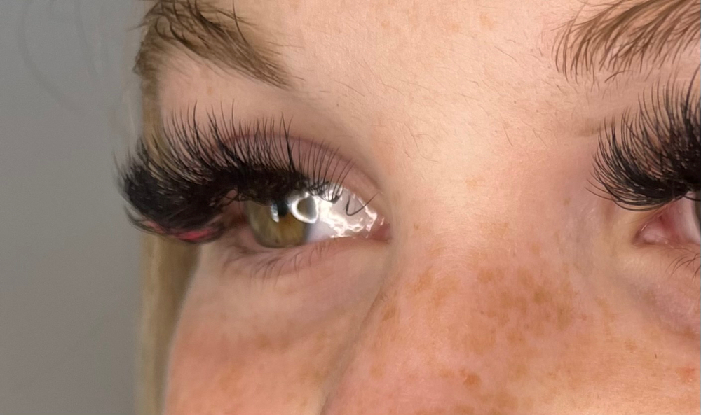 Specialty Eye Mapping Full Set at V Rich Salon in Austin, TX