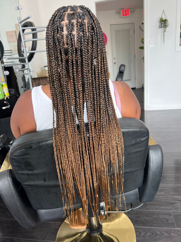 Ombrè Knotless at Sashaè’s loc shop in Revere, MA