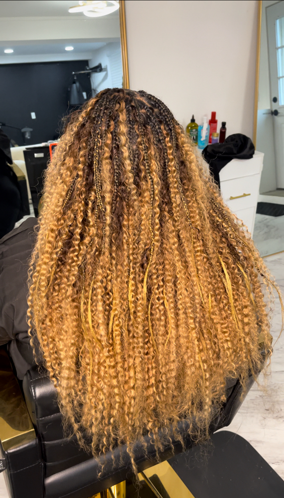 Medium Bora Bora Knotless Braids