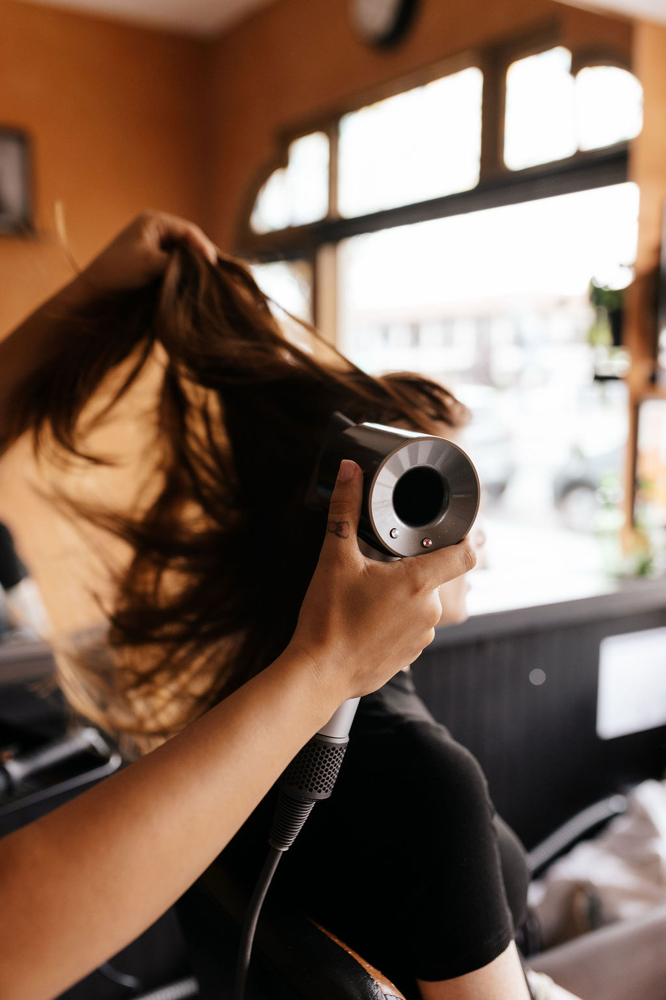 Classic Round Brush Blowout