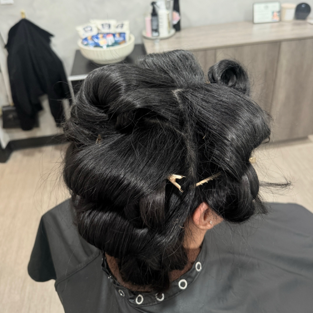 Shampoo and Style at Modish Looks in Fort Worth, TX