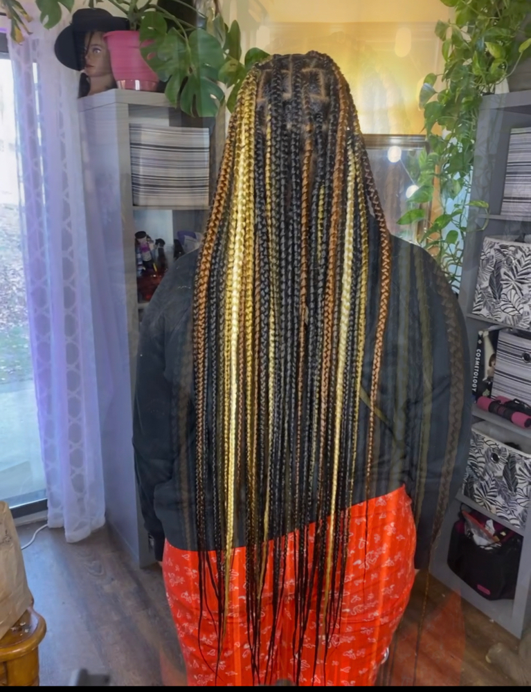 Large, Knotless, And Past the Waist