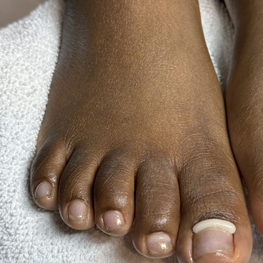 Onyfix-Application Service at Casa De Dee Nails LLC in Amityville, NY