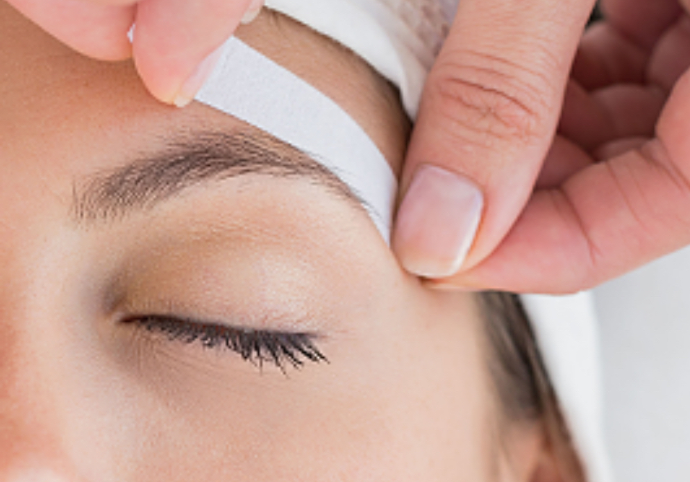 Brow Wax Shaping