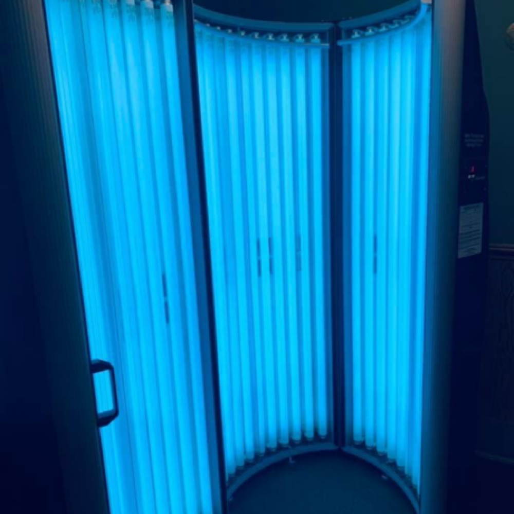 Member Tanning Ses at Looks by Loris & Nerissa in Whitney Point, NY