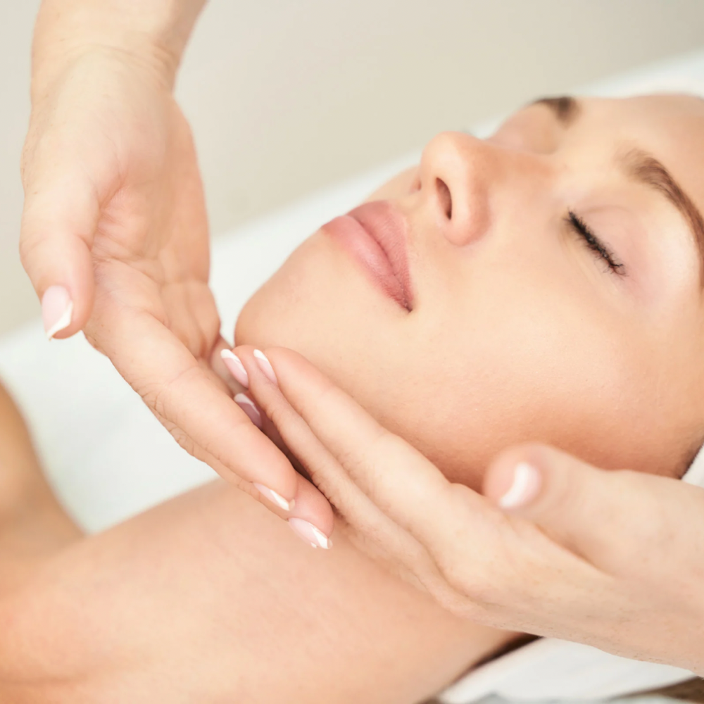 The Deep Hydration Facial