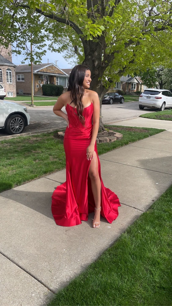 PROM LUXURY MAKEUP + CHEST & SHIMM