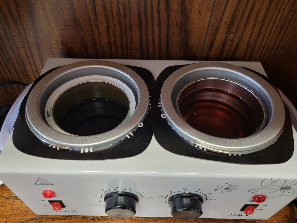 Underarm Wax at Makeovers by Mel LLC in Powell, TN