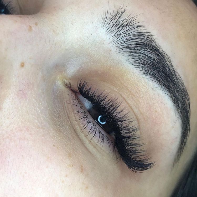 Volume Lashes Full Set