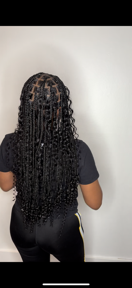Small/medium Knotless Box Braids