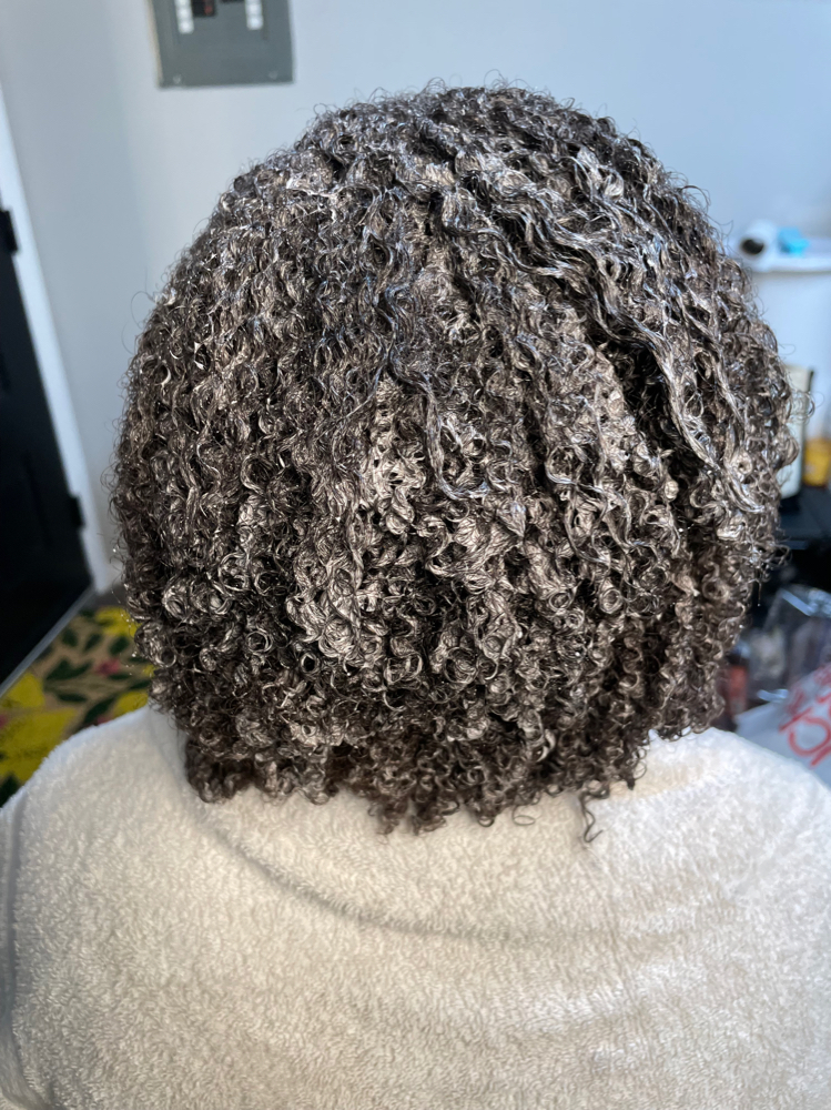 Deep Conditioner Treatment at Queen Of The Crown in Charlotte, NC
