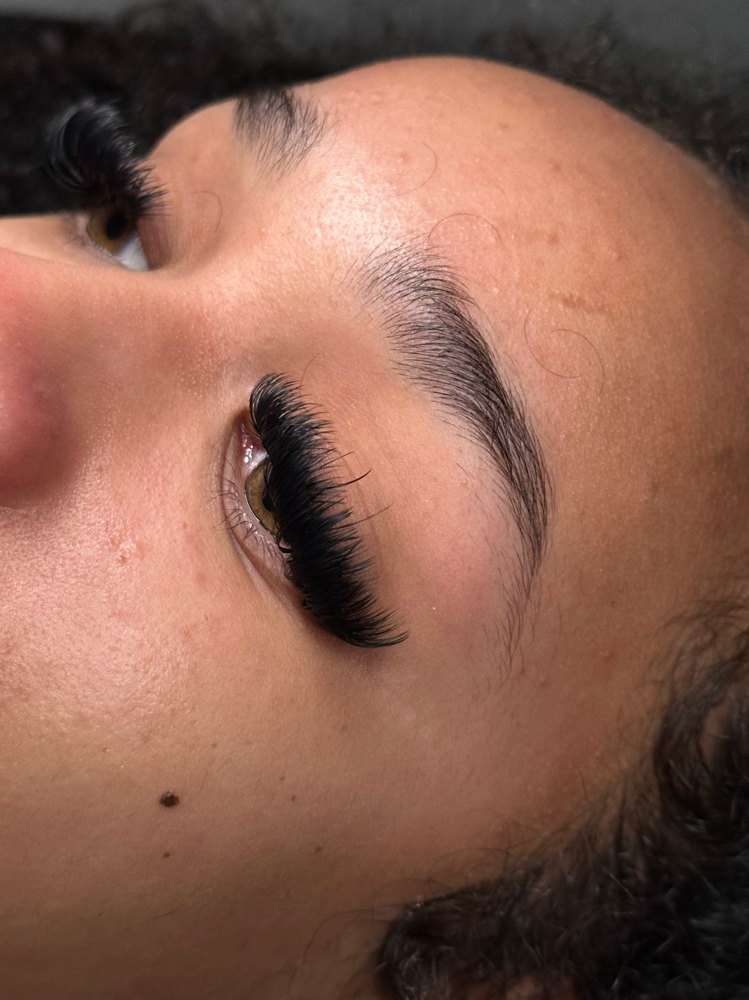 Mega volume fullset at Taylor’s Lash Therapy in adamstown, MD
