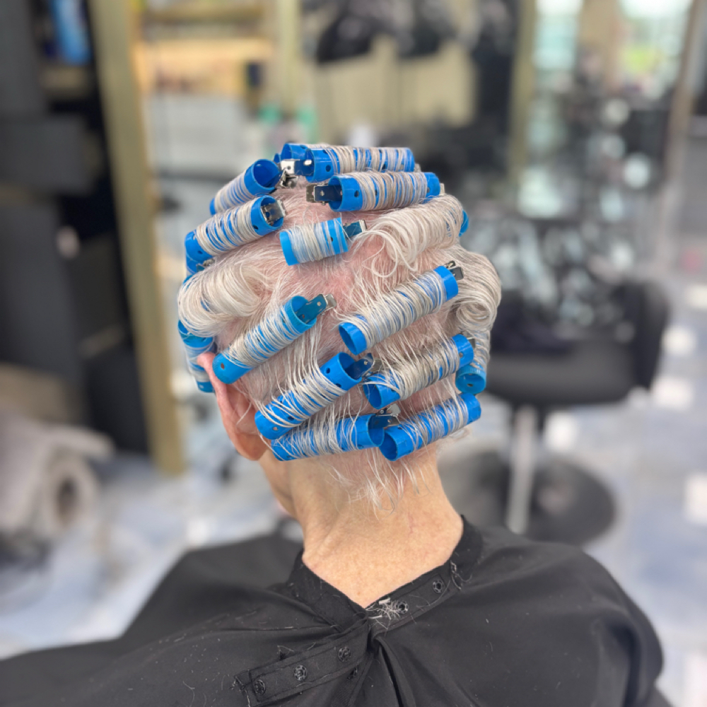Shampoo + Roller Set- at thesalonbar in Tomball, TX