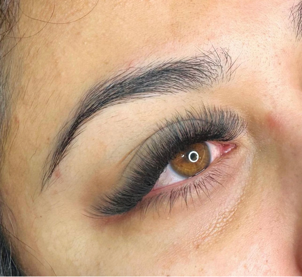 Full Volume Lash Extensions