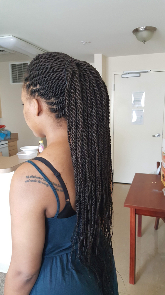 Medium Senegalese Twists (Mid-Back)