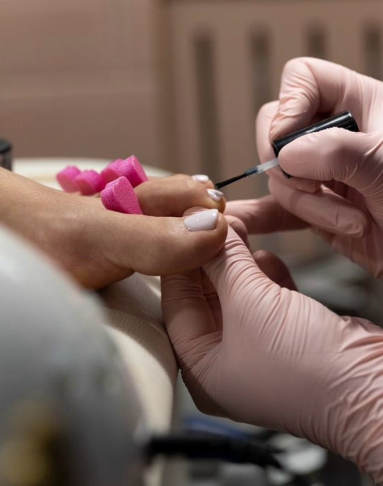 Deluxe Pedicure (gel)