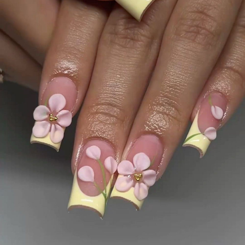 summer deal 🌸 at nailsbykym in Forest City, IA