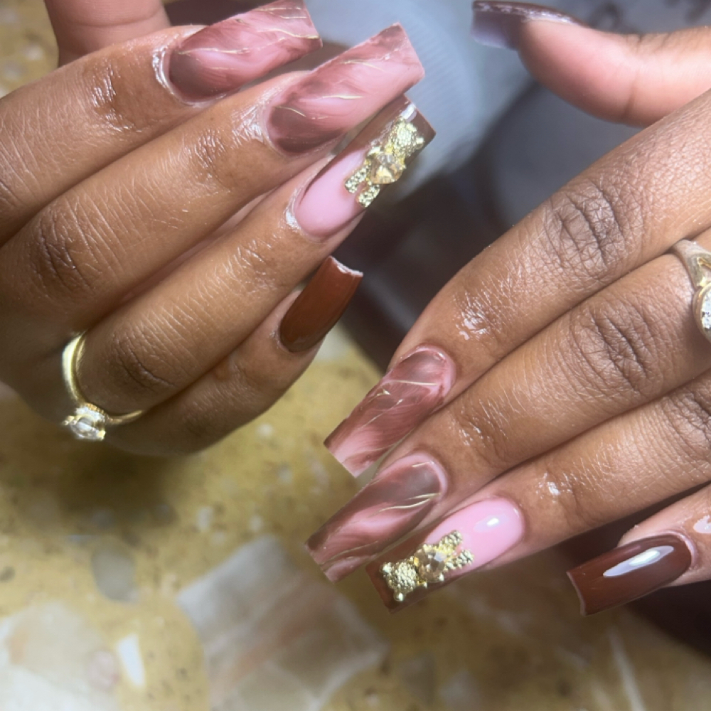 Med. Fullset at Allie Ave in Chesapeake, VA