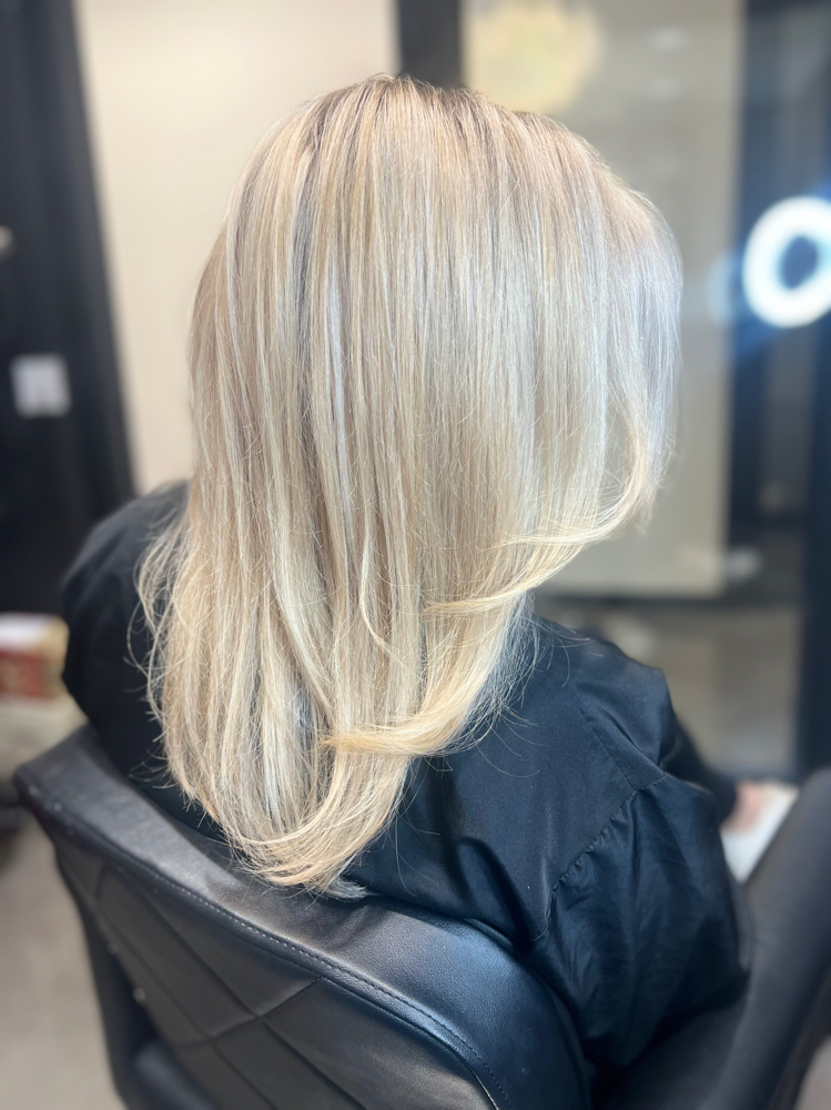 Highlight (Full) at Louise Smith Hairstylist in Dallas, TX