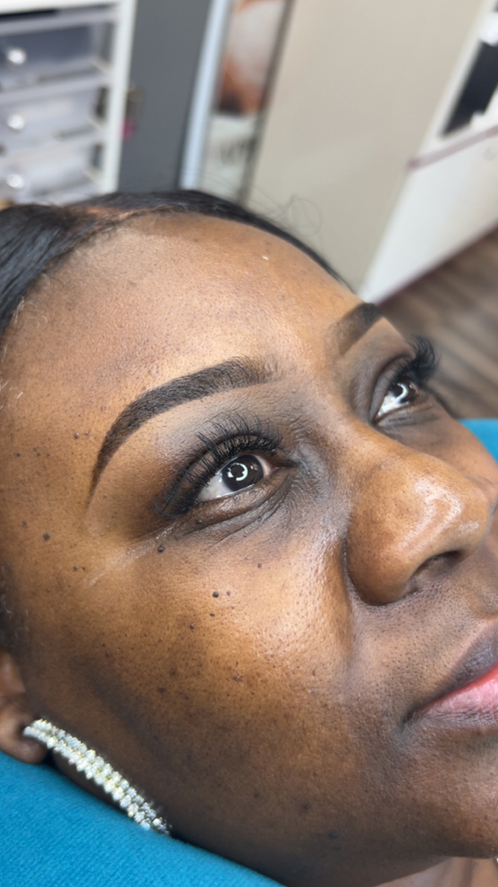 Individual Lash Extensions -  Classic Set