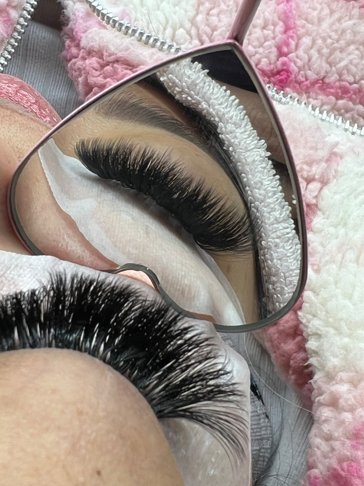 Full Set Volume Lashes