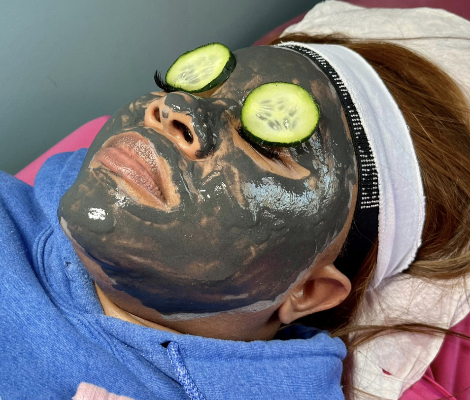 Chocolate Clay Mask Treatment