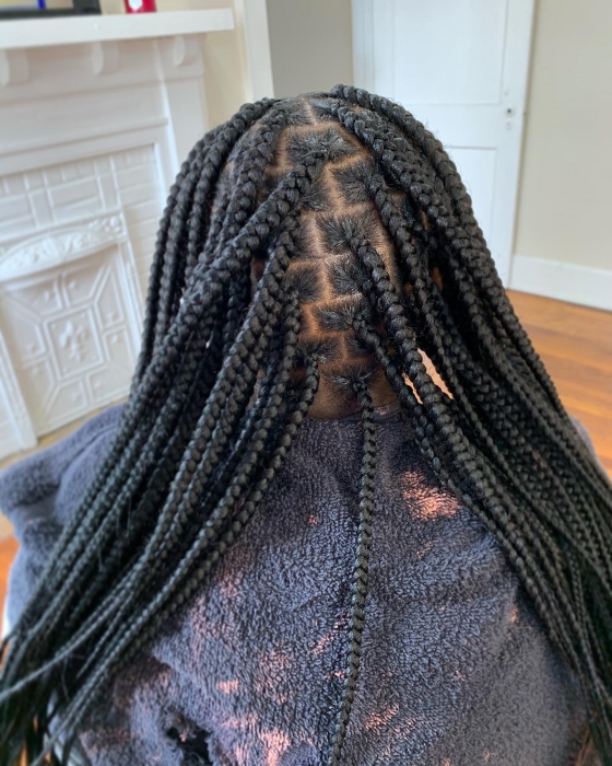 Knotless Braids (Medium)