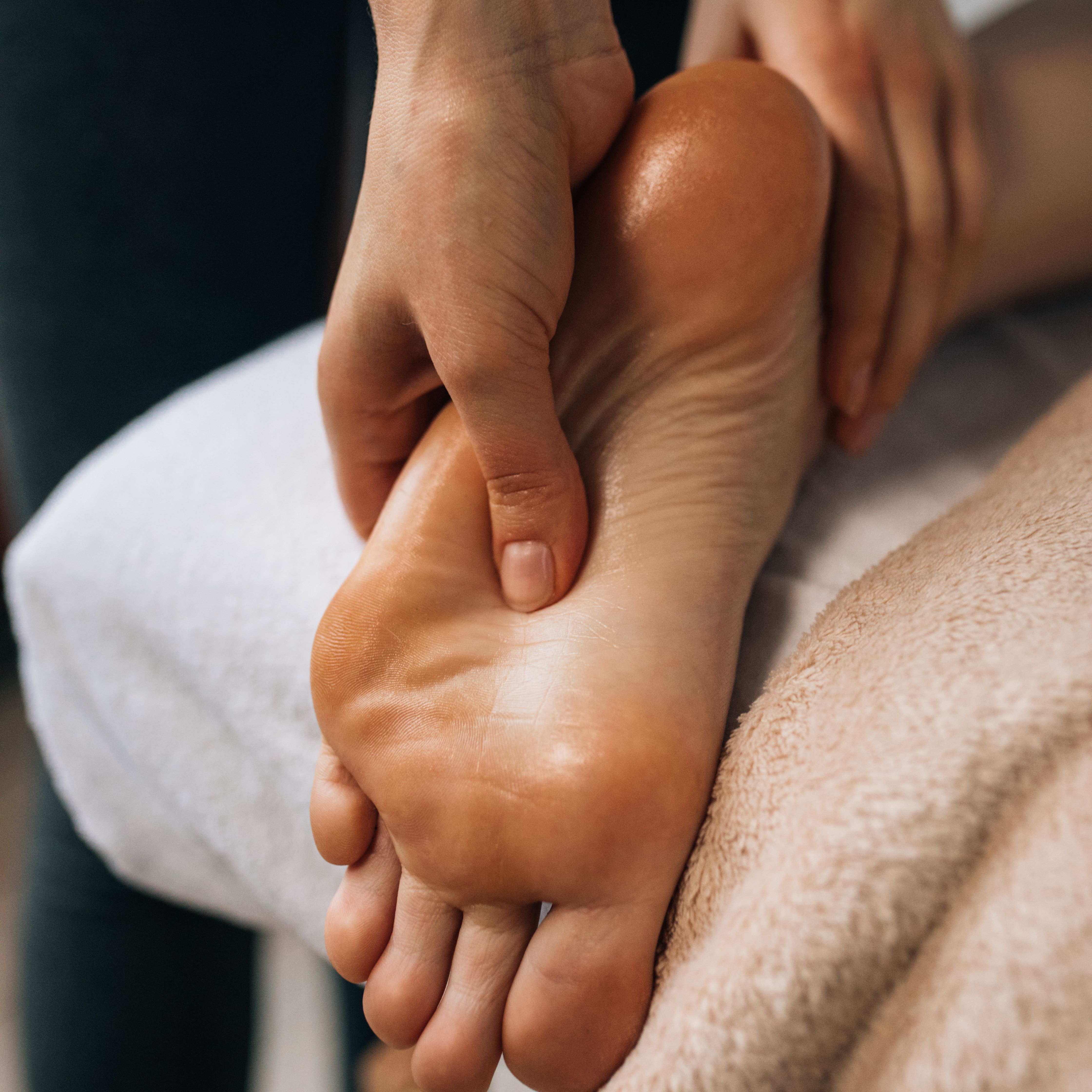 30 min Reflexology at Time 2B Pampered in Knoxville, TN