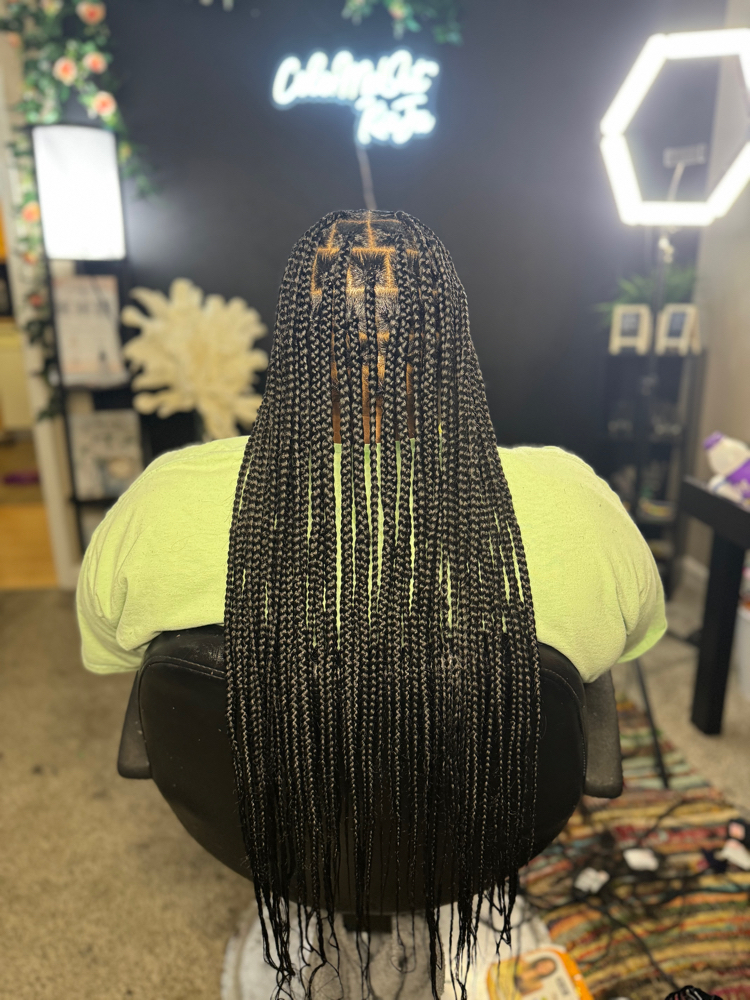 Knotless Braids Medium