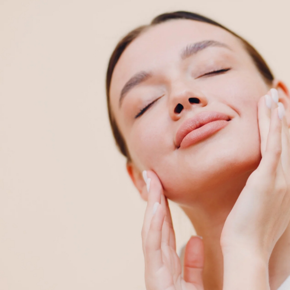 Kissable Glow Facial at Thistle & Honey Spa in Seattle, WA