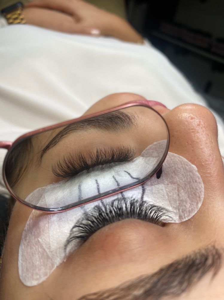 Lash Extension Cosultation