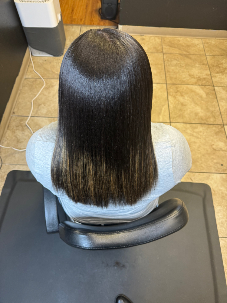 Deluxe Silk Press (w Scalp Masaage)