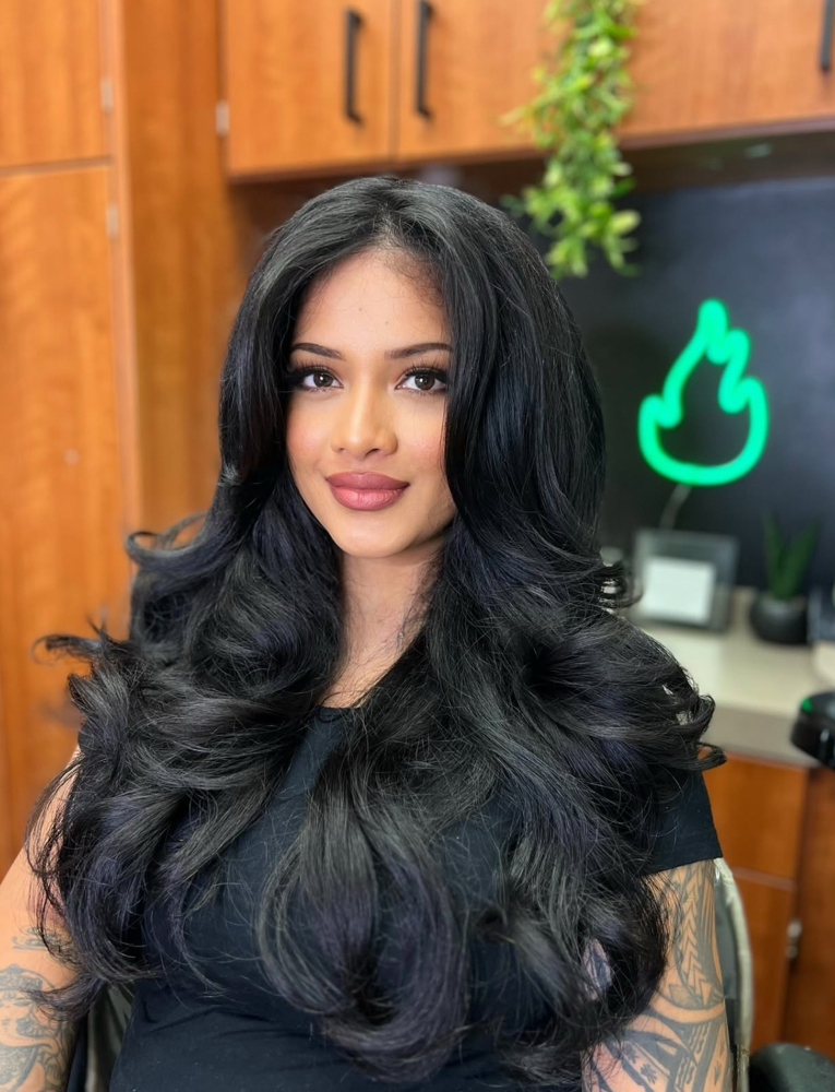 Mari’s Signature Blowout