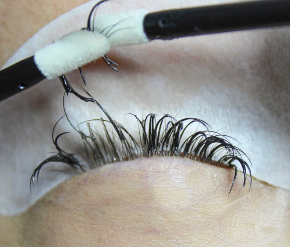 Lash Removal