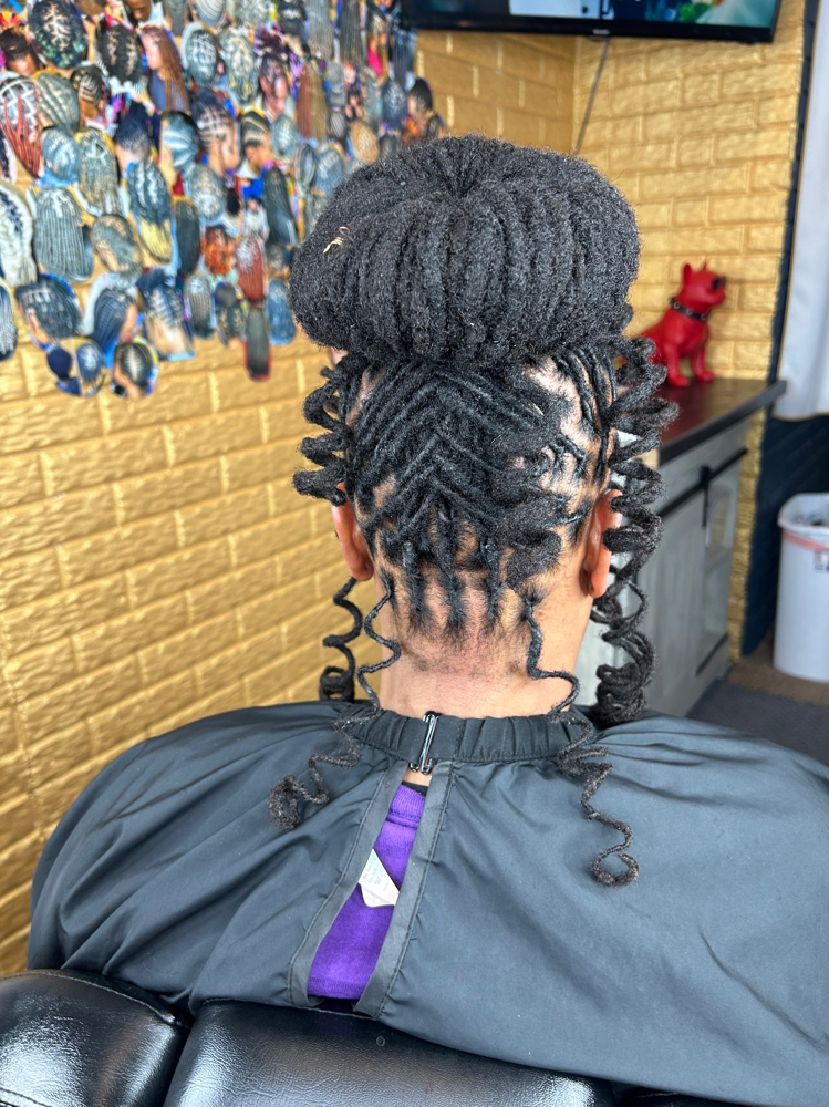 Step:2 Curls with a style