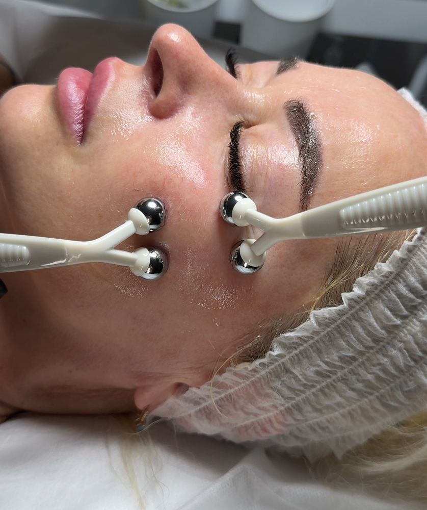 The Age-Defying Sculpt Facial