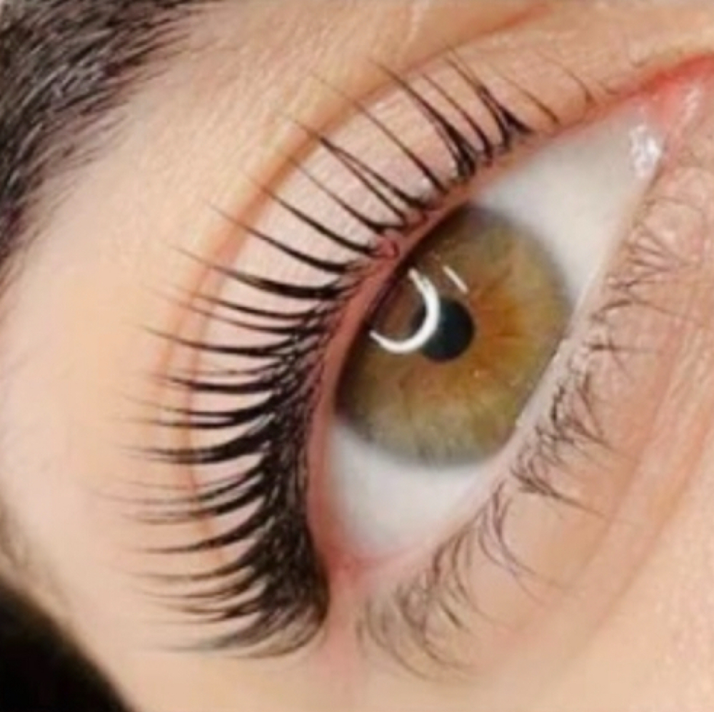 Lash Lifting And Tinting
