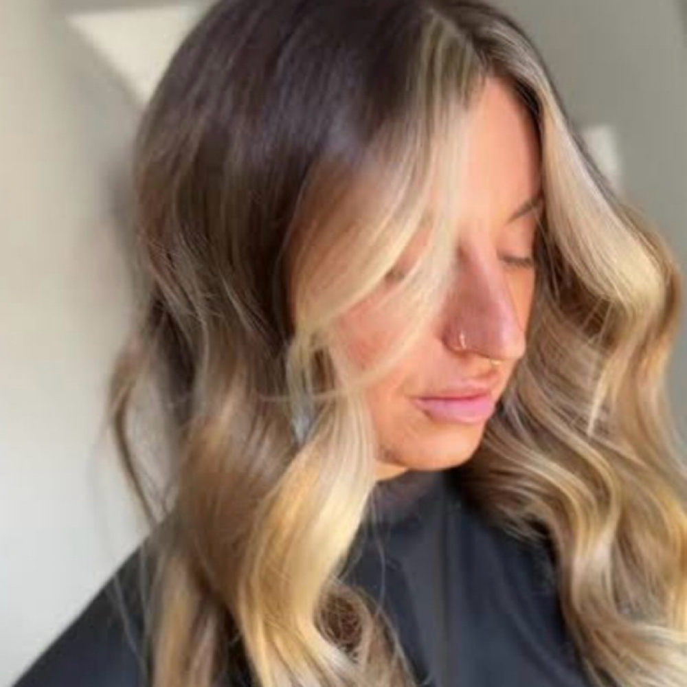 Recession Blonde âĄď¸mini foil at Chelsea Rook in Oakland, CA