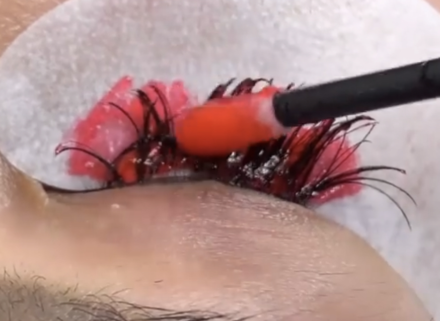 Lash Extension Removal