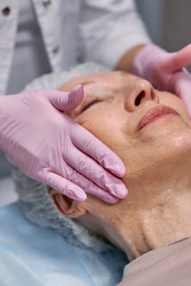 Age Renewing 60 Minute Facial
