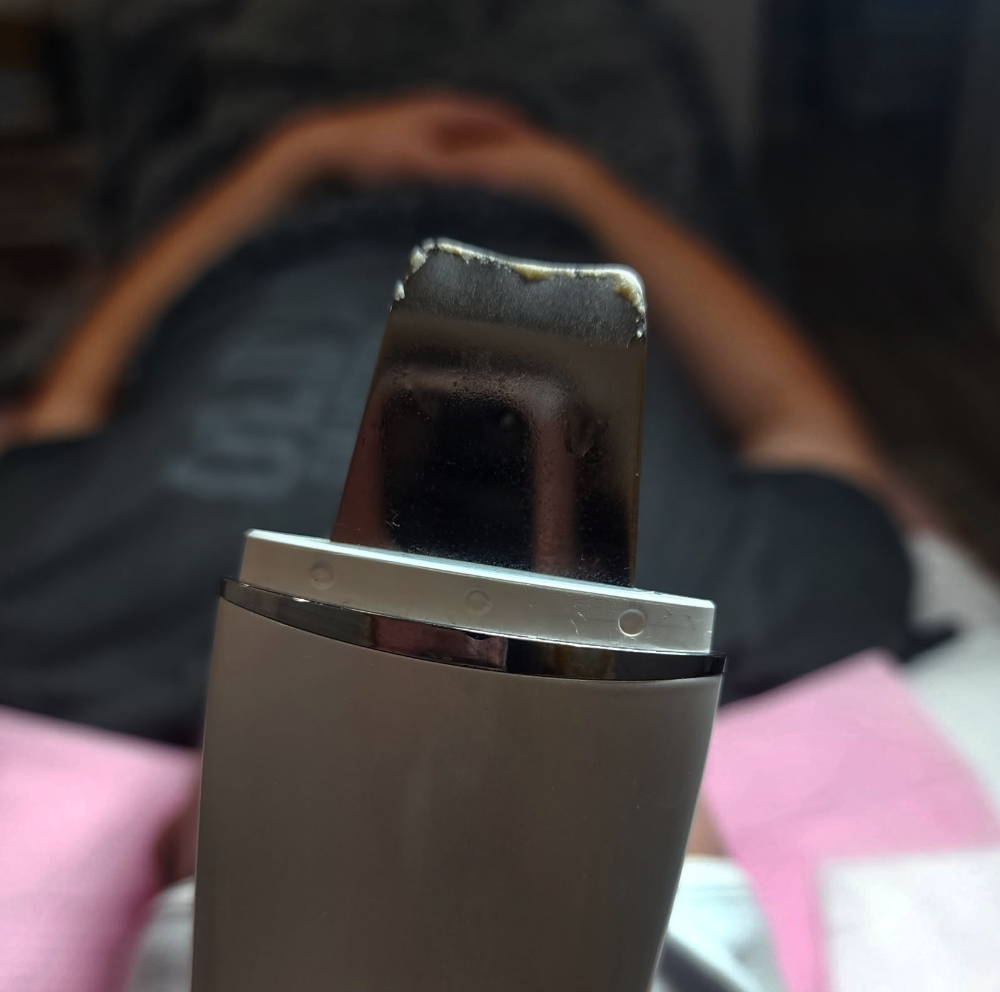 Ultrasonic Cleansing Facial