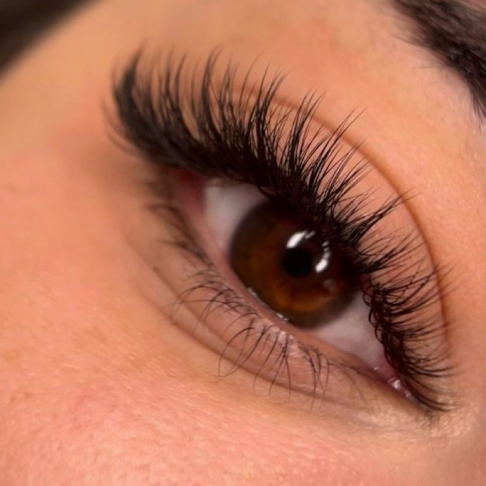 Hybrid Lash Extensions at Dona Pmu Studio in Jacksonville, FL