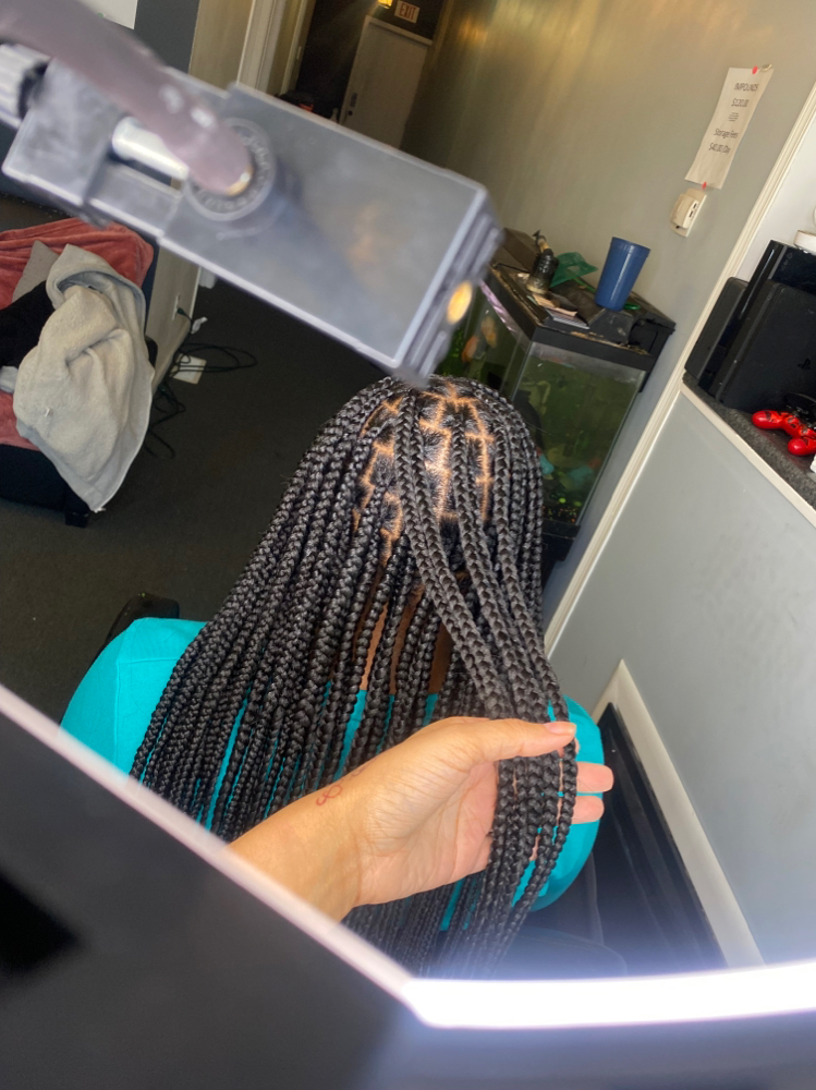 Medium Knotless