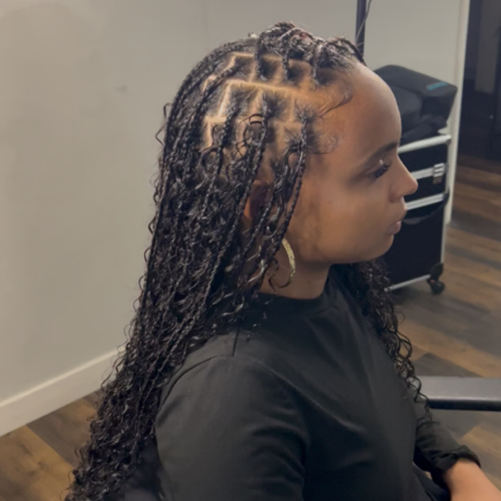 Knotless, Tree, Miracle & Box Braid at CaitsStyles in Inglewood, CA