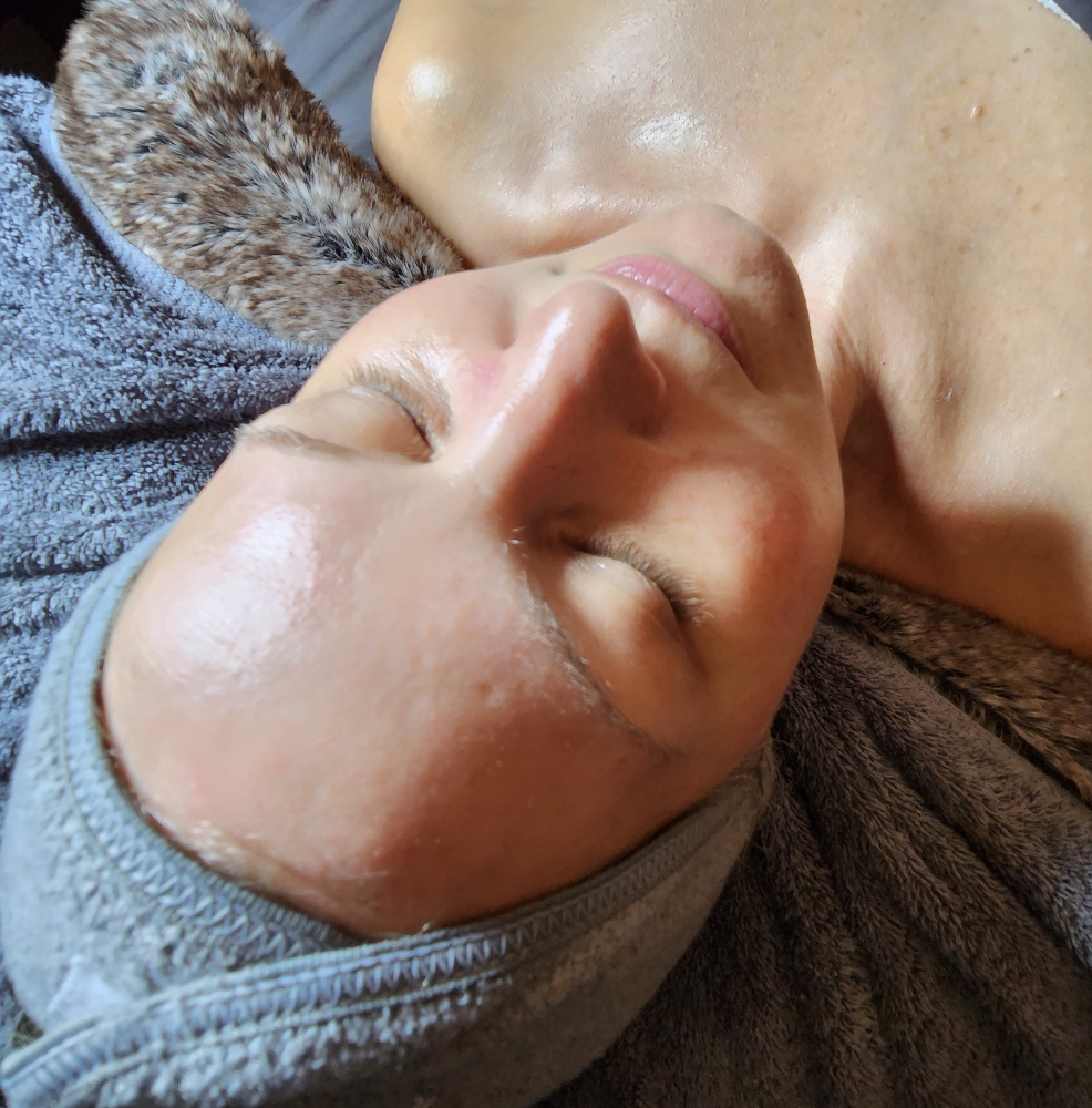 60 Minute Facial/4 Sessions