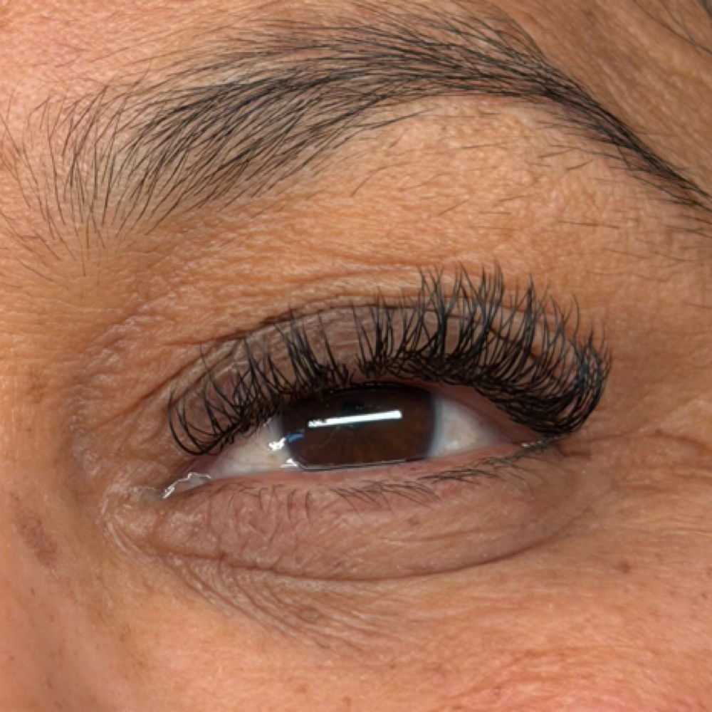 Full Classic Set at The Lash Bar Studio in Elkhart, IN