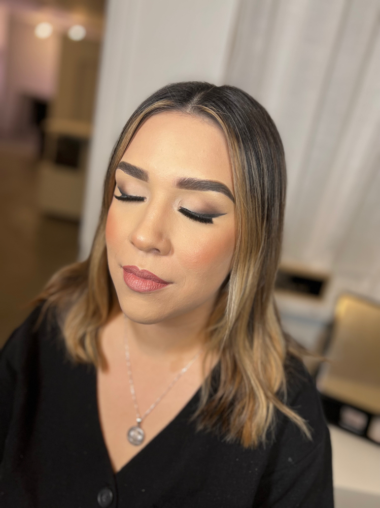 Glamour Makeup Application
