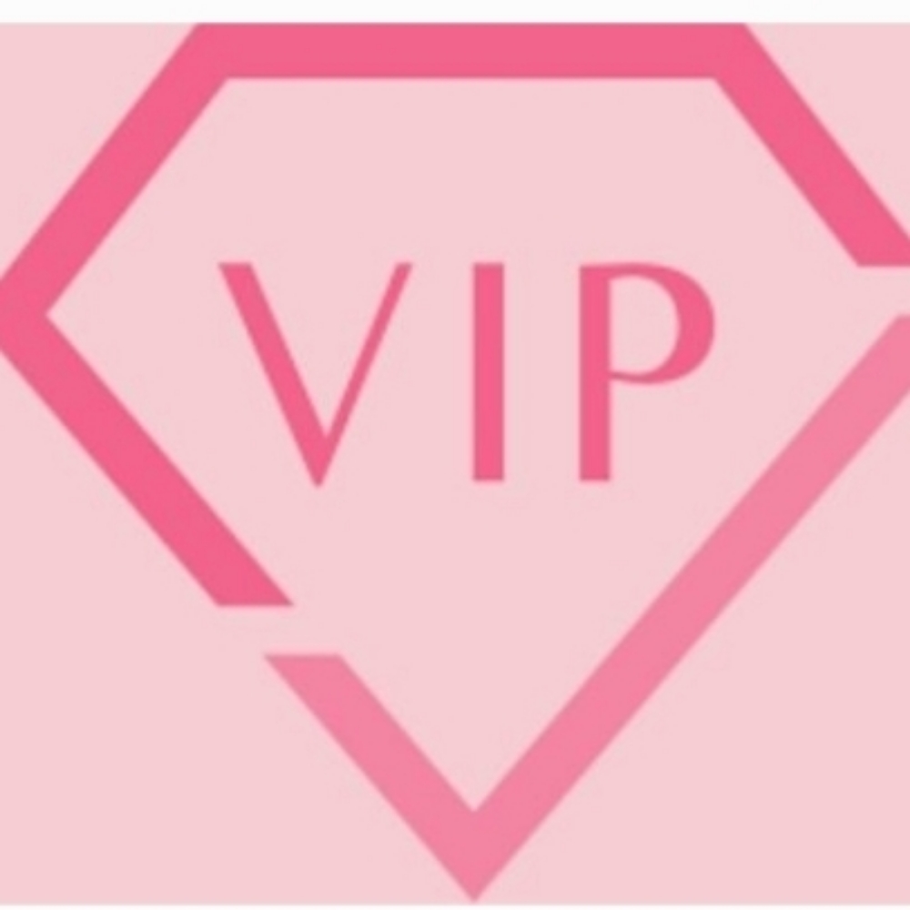 Alyssa S. GLOSS & STYLE at GLAM STUDIO in Monrovia, CA