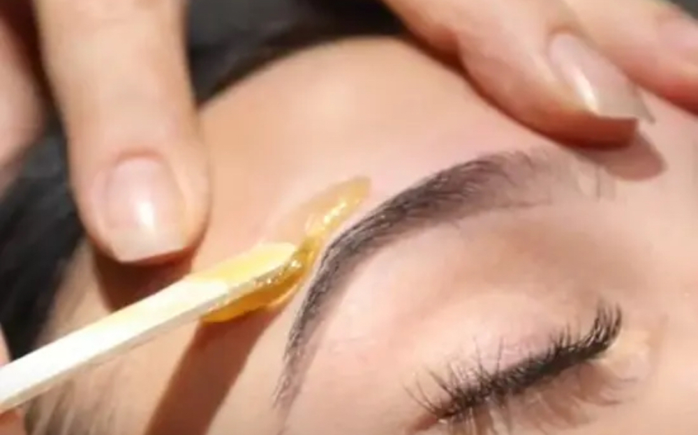 Eyebrow Wax